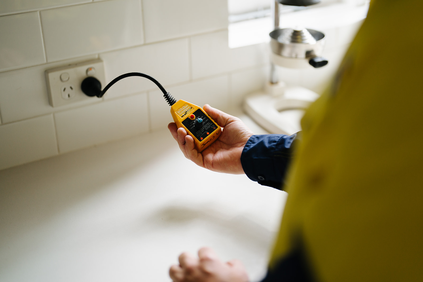 What's the Highest Paid Electrician per Hour in Port Macquarie