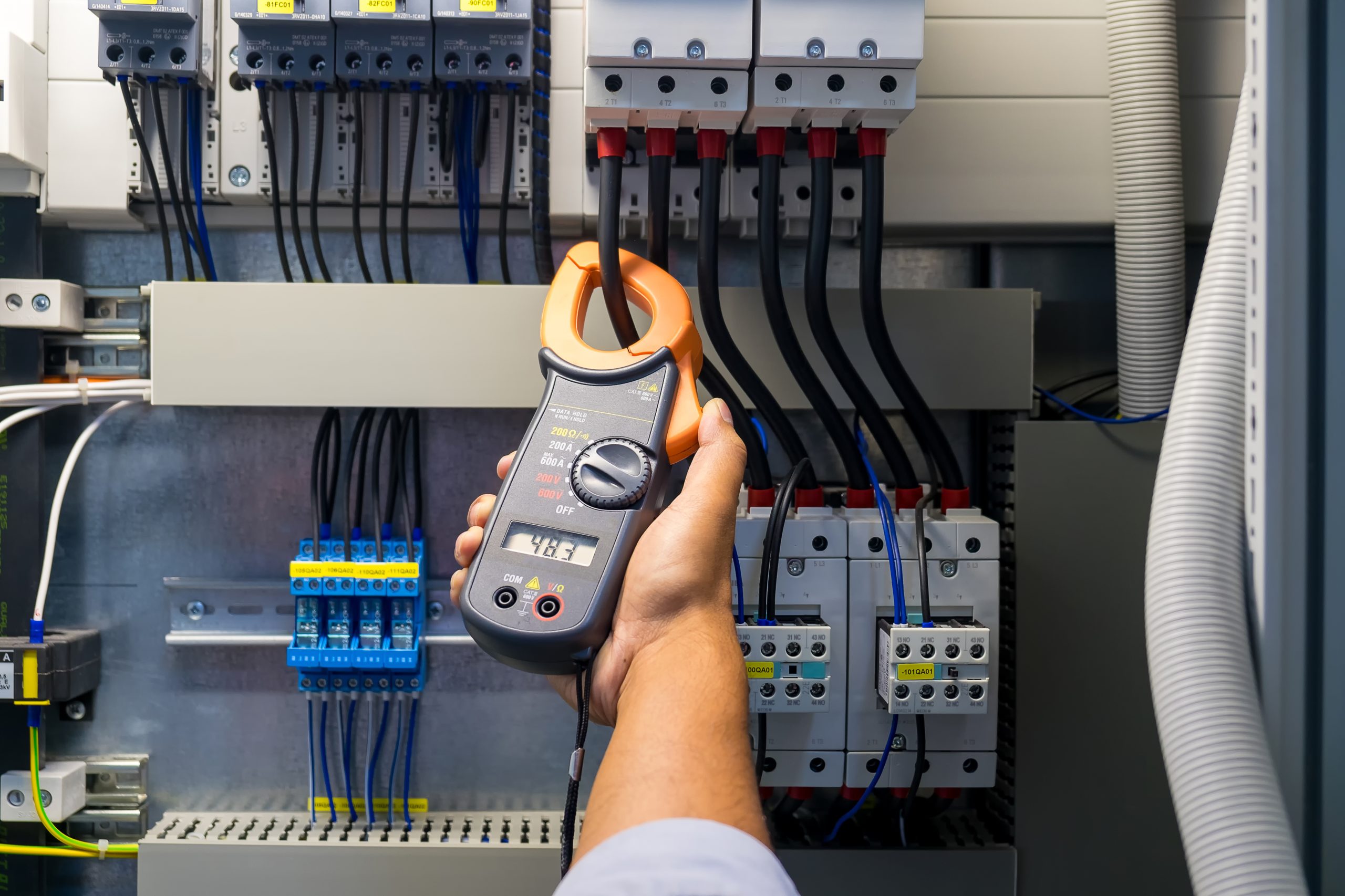 How Much Do Self Employed Electricians Make in Port Macquarie?