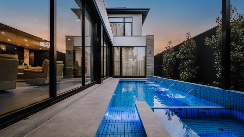 Innovative Sustainable Living: New Eco-Friendly Home in Kew